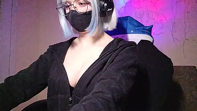 DanaWard online show from October 2025 10:15:01 PM