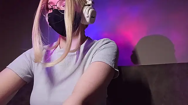 DanaWard online show from March 2026 10:38:01 PM