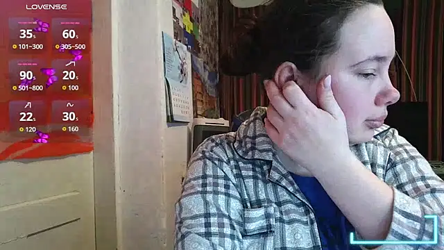 Snapshot of Cora_Maro chatting on April 2026 11:21:02 PM Cora Maro online show from April 2026 11:21:02 PM