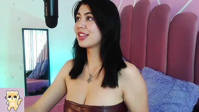 Snapshot of Zoe_Benson chatting on February 2025 06:59:01 PM Zoe Benson online show from February 2025 06:59:01 PM