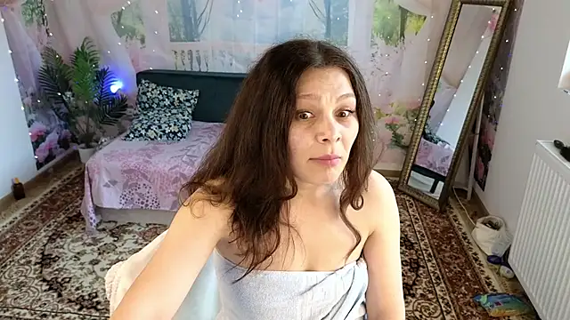 MadameDeFeu online show from June 2026 11:24:02 AM