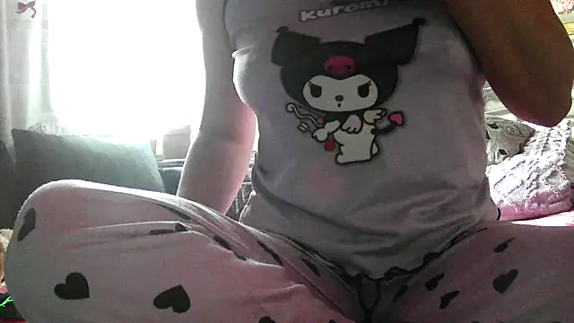 Snapshot of LisaPuree chatting on March 2026 05:21:02 AM LisaPuree online show from March 2026 05:21:02 AM