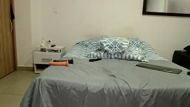 Snapshot of AnnieRoss69 chatting on October 2025 09:02:01 PM AnnieRoss69 online show from October 2025 09:02:01 PM