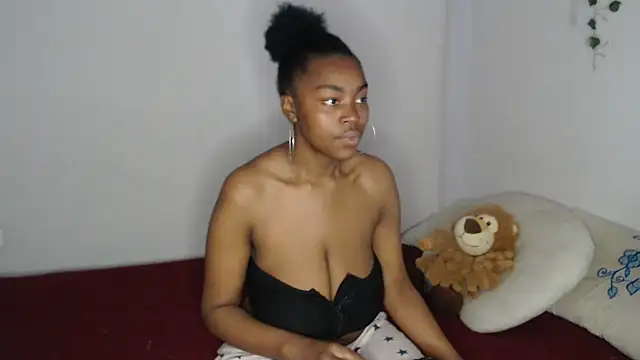 Snapshot of lyssyhorny chatting on October 2025 12:38:02 PM lyssyhorny online show from October 2025 12:38:02 PM