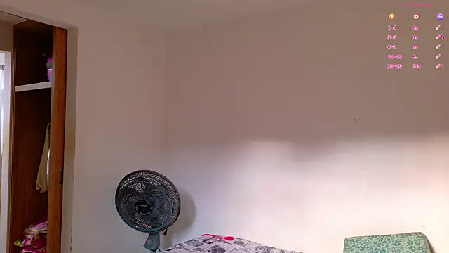 Snapshot of Gaby_Vegaa chatting on November 2025 10:04:01 PM Gaby Vegaa online show from November 2025 10:04:01 PM