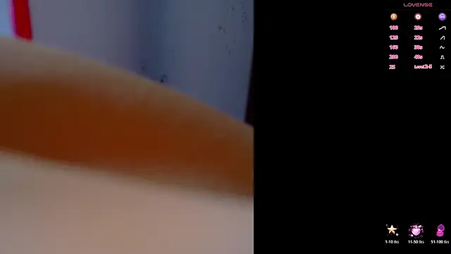 Snapshot of Gaby_Vegaa chatting on November 2025 10:09:02 PM Gaby Vegaa online show from November 2025 10:09:02 PM