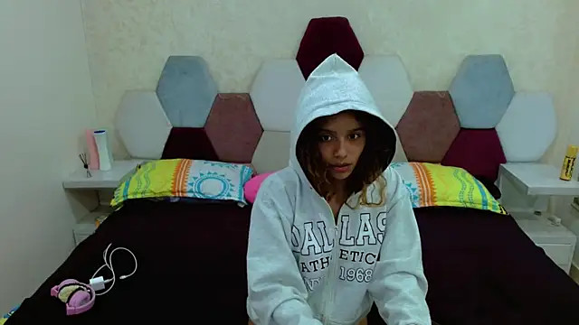 charlotte 0309 online show from March 2025 04:08:02 AM