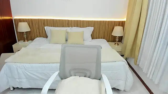 Snapshot of latyndollts chatting on March 2025 01:11:02 AM latyndollts online show from March 2025 01:11:02 AM