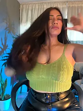 emmily d online show from November 2025 10:13:02 PM