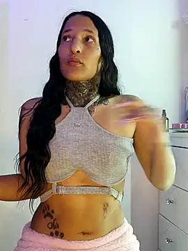 Snapshot of Nicole420squirt chatting on February 2025 05:20:01 PM Nicole420squirt online show from February 2025 05:20:01 PM