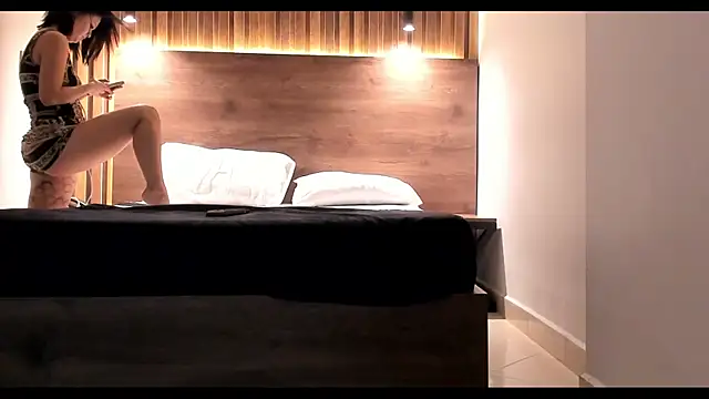 Snapshot of LorenRosse chatting on March 2026 02:28:02 AM LorenRosse online show from March 2026 02:28:02 AM