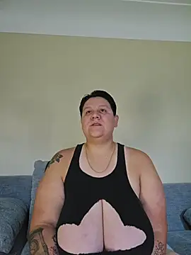 DevilDahm online show from August 2026 12:07:01 PM