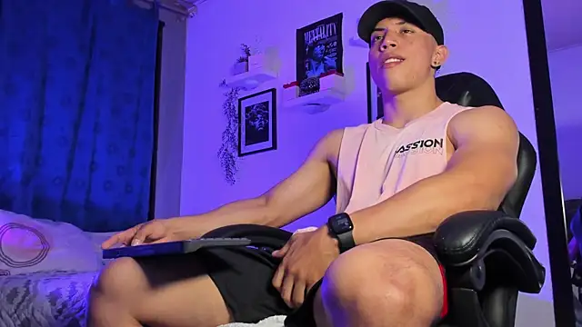 Snapshot of ThomsEvery_ chatting on September 2025 03:28:01 AM ThomsEvery online show from September 2025 03:28:01 AM