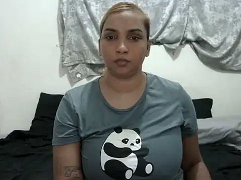 GORGEOUSLIPS online show from February 2026 07:13:02 PM