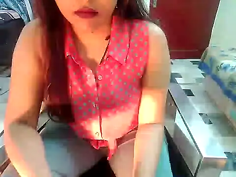 Snapshot of aarushi_sharmaa chatting on February 2025 02:34:02 PM aarushi sharmaa online show from February 2025 02:34:02 PM