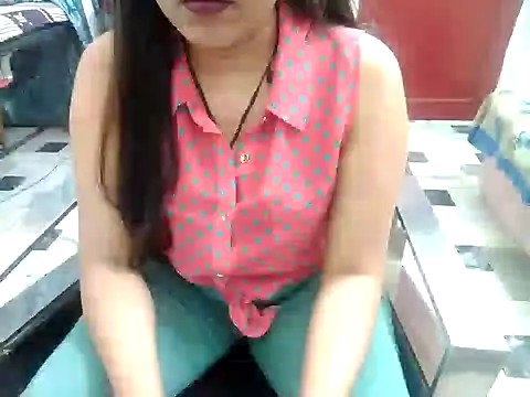 Snapshot of aarushi_sharmaa chatting on February 2025 05:47:02 PM aarushi sharmaa online show from February 2025 05:47:02 PM