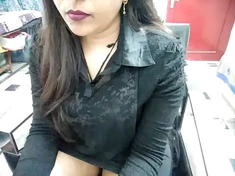 Snapshot of aarushi_sharmaa chatting on February 2025 03:38:01 PM aarushi sharmaa online show from February 2025 03:38:01 PM