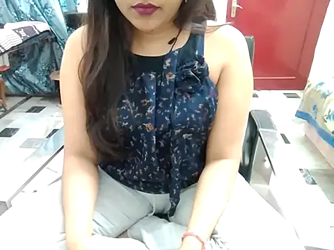 Snapshot of aarushi_sharmaa chatting on February 2025 02:24:02 PM aarushi sharmaa online show from February 2025 02:24:02 PM