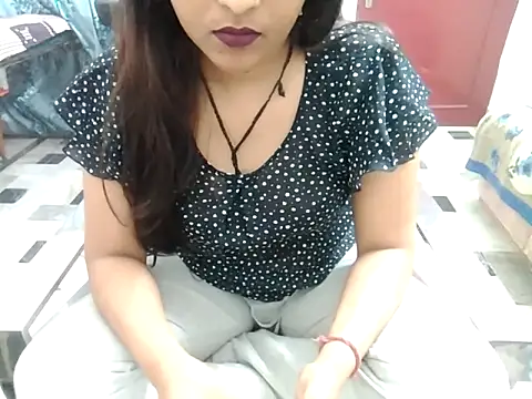 Snapshot of aarushi_sharmaa chatting on February 2025 03:01:02 AM aarushi sharmaa online show from February 2025 03:01:02 AM