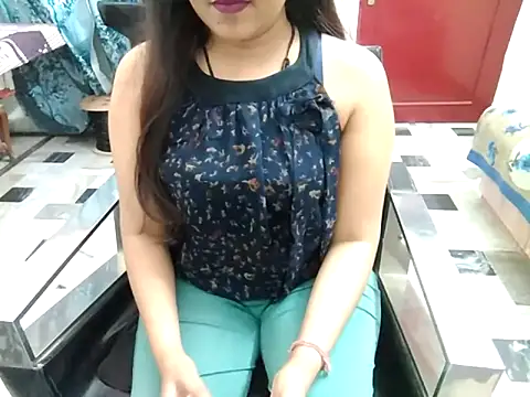 Snapshot of aarushi_sharmaa chatting on February 2025 07:07:01 PM aarushi sharmaa online show from February 2025 07:07:01 PM