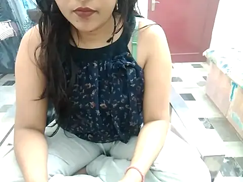 Snapshot of aarushi_sharmaa chatting on March 2025 02:14:02 AM aarushi sharmaa online show from March 2025 02:14:02 AM