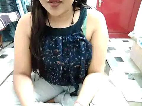 Snapshot of aarushi_sharmaa chatting on March 2025 05:17:02 PM aarushi sharmaa online show from March 2025 05:17:02 PM