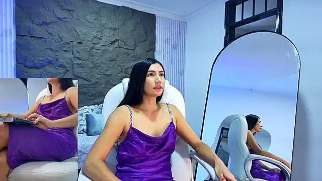 Snapshot of coniie_jhons chatting on December 2025 11:50:01 AM coniie jhons online show from December 2025 11:50:01 AM