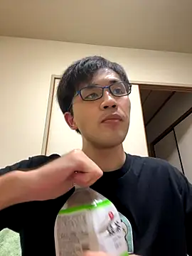 Snapshot of ryusei18570 chatting on September 2025 11:35:02 AM ryusei18570 online show from September 2025 11:35:02 AM