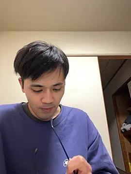 Snapshot of ryusei18570 chatting on December 2025 01:09:02 PM ryusei18570 online show from December 2025 01:09:02 PM