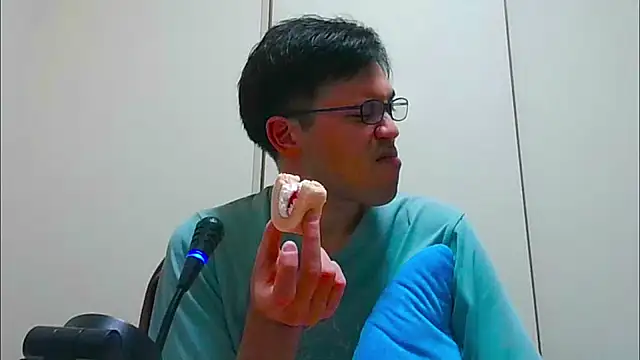 Snapshot of ryusei18570 chatting on January 2026 01:27:01 PM ryusei18570 online show from January 2026 01:27:01 PM