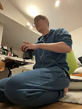 Snapshot of kensnb chatting on November 2025 08:31:01 PM kensnb online show from November 2025 08:31:01 PM