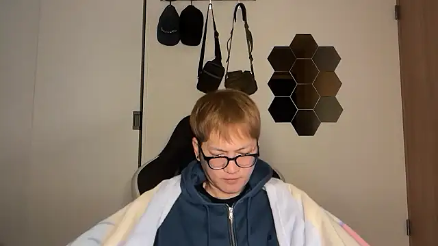 Snapshot of kensnb chatting on November 2025 08:08:01 PM kensnb online show from November 2025 08:08:01 PM