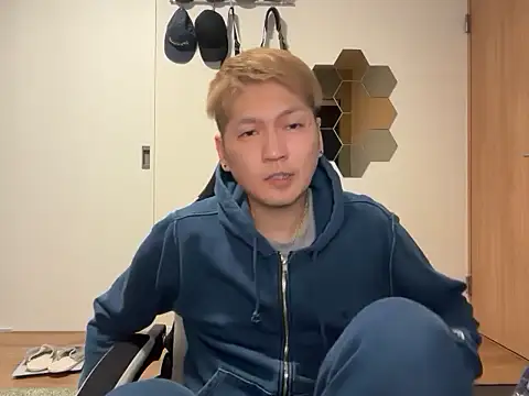 Snapshot of kensnb chatting on December 2025 12:10:02 PM kensnb online show from December 2025 12:10:02 PM