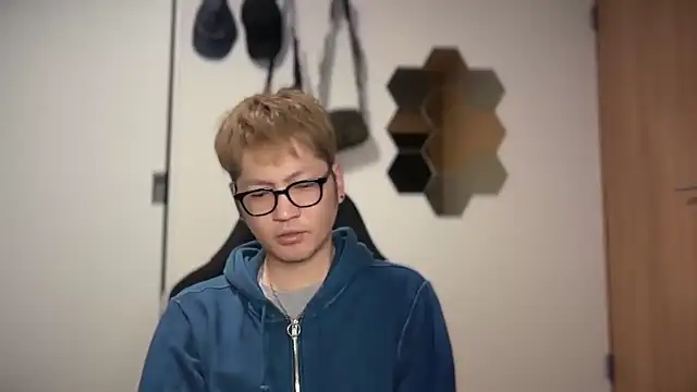 Snapshot of kensnb chatting on January 2026 07:18:01 PM kensnb online show from January 2026 07:18:01 PM