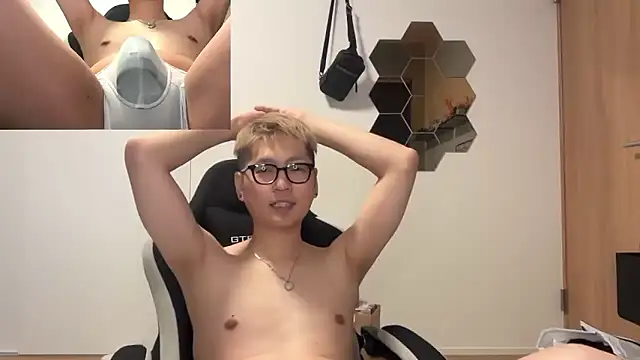 Snapshot of kensnb chatting on February 2026 08:29:02 PM kensnb online show from February 2026 08:29:02 PM