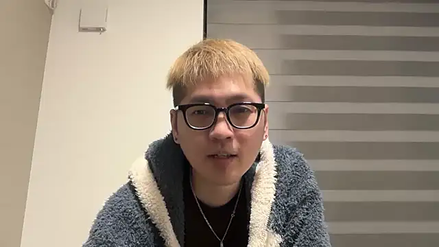 Snapshot of kensnb chatting on February 2026 12:15:02 PM kensnb online show from February 2026 12:15:02 PM