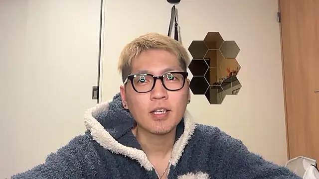 Snapshot of kensnb chatting on February 2026 12:37:02 PM kensnb online show from February 2026 12:37:02 PM