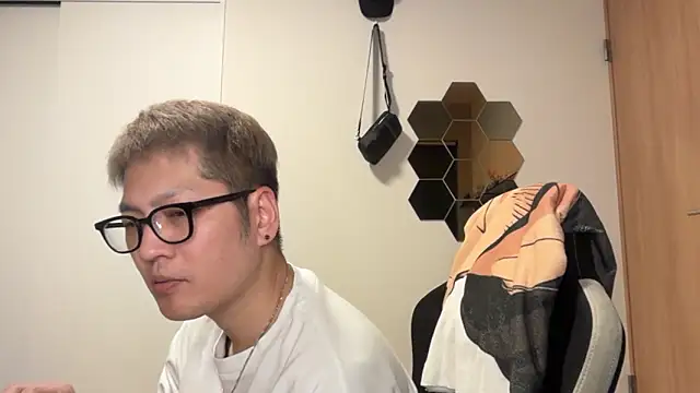 Snapshot of kensnb chatting on March 2026 11:39:01 AM kensnb online show from March 2026 11:39:01 AM