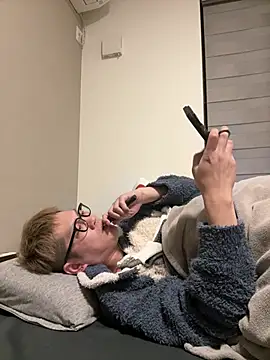 Snapshot of kensnb chatting on March 2026 07:50:01 PM kensnb online show from March 2026 07:50:01 PM