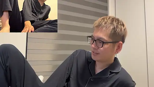 Snapshot of kensnb chatting on April 2026 08:32:02 PM kensnb online show from April 2026 08:32:02 PM