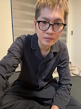 Snapshot of kensnb chatting on April 2026 08:25:02 PM kensnb online show from April 2026 08:25:02 PM