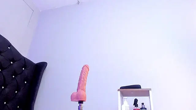 lannarusso  online show from February 2025 05:51:02 PM