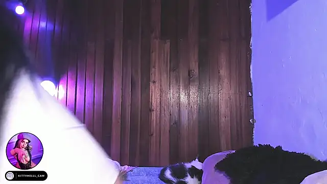 Snapshot of Alice_woodville chatting on November 2025 01:33:02 AM Alice woodville online show from November 2025 01:33:02 AM