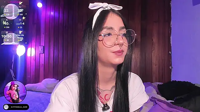 Snapshot of Alice_woodville chatting on November 2025 01:41:02 AM Alice woodville online show from November 2025 01:41:02 AM