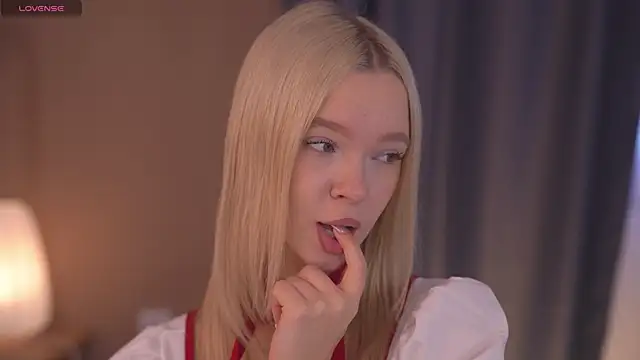  AlinaBailey online show from November 2025 01:00:01 PM