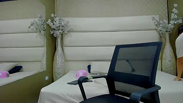 Desmon Clark online show from February 2025 08:50:01 AM