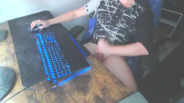 Snapshot of WouldLovetoFuckYou666 chatting on December 2024 05:11:02 PM WouldLovetoFuckYou666 online show from December 2024 05:11:02 PM