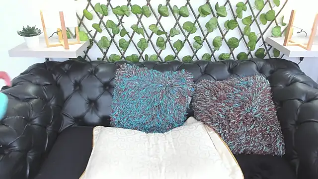 MARGOT WHISPER online show from February 2025 06:07:01 PM