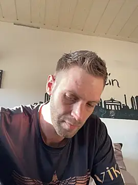 privat-official online show from March 2025 03:04:01 PM