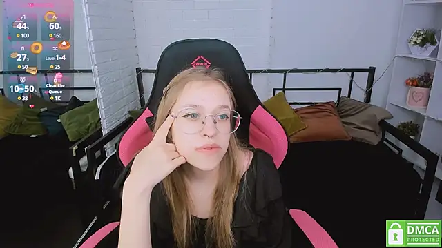 LayriantaVee online show from January 2025 06:54:01 AM